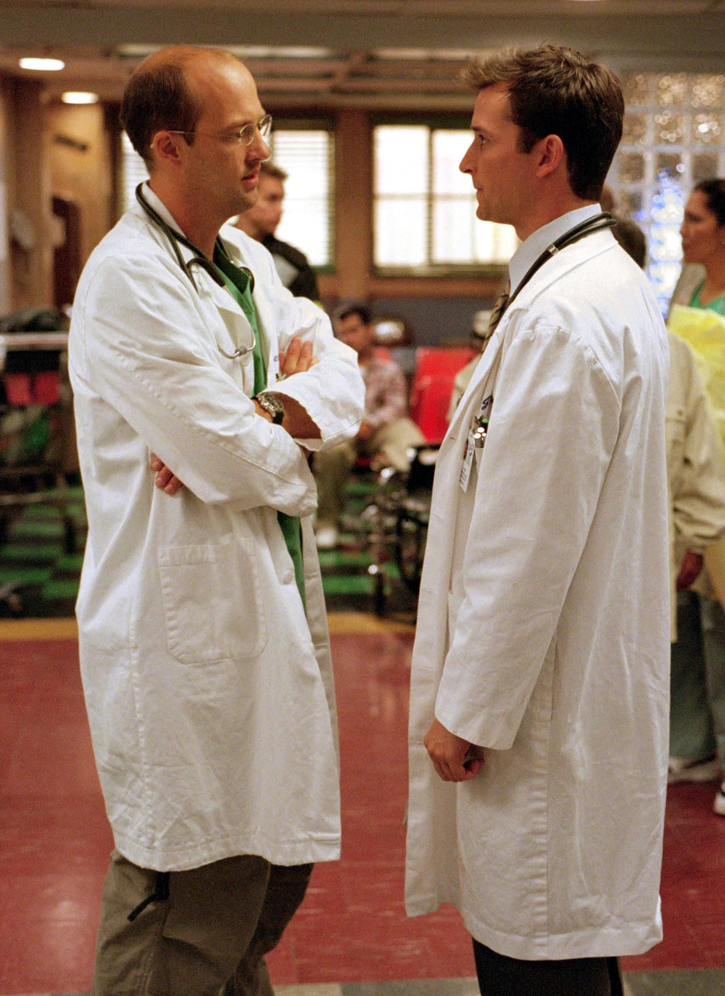 A scene from Michael Crichton creation ER with actors Anthony Edwards (left) and Noah Wyle. A lawsuit filed by Crichton’s estate against Warner Bros., alleging the studio is rebooting the TV series as The Pitt in breach of an agreement with the author, names Wyle as a co-defendant. Photo: Reuters