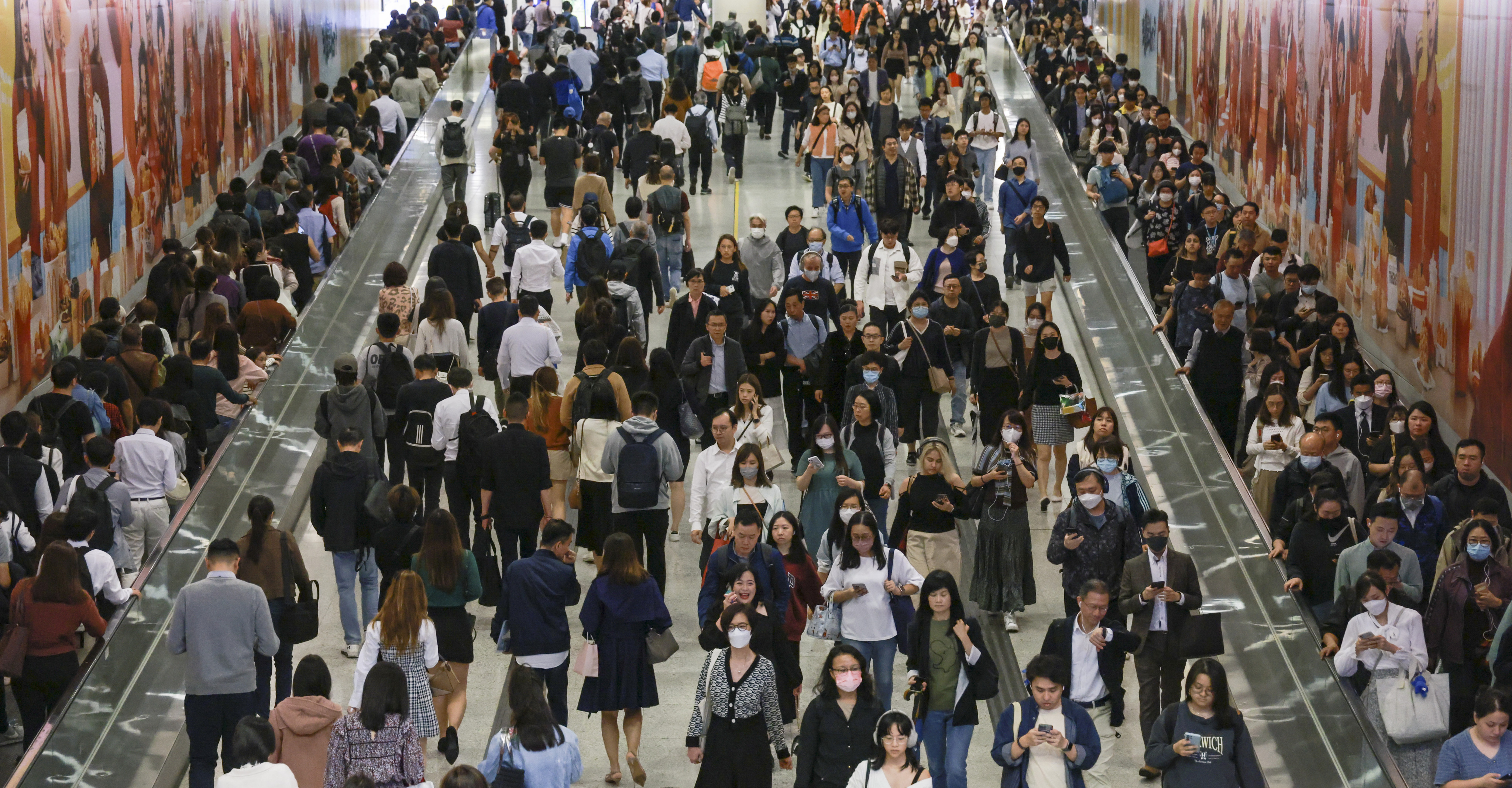 People are currently eligible for Hong Kong’s top talent pass scheme who have an annual income of at least HK$2.5 million, or a bachelor’s degree from a university listed in the top 100 in four designated world rankings gained in the previous five years. Photo: May Tse