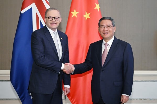 Australian Prime Minister Anthony Albanese shakes hands with Chinese Premier Li Qiang on the sidelines of the East Asia Summit in Jakarta last year. Photo: Xinhua