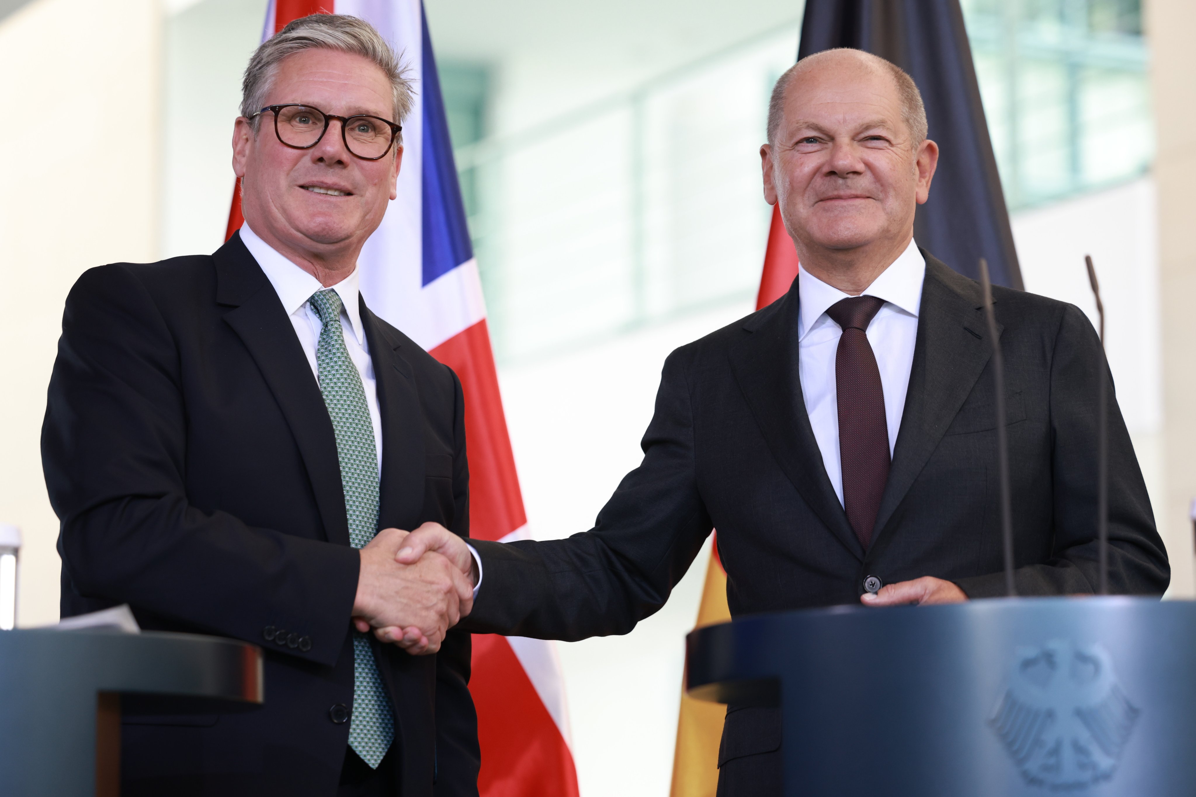 British Prime Minister Keir Starmer, left, and German Chancellor Olaf Scholz at the chancellery in Berlin, Germany on Wednesday. Photo: EPA-EFE